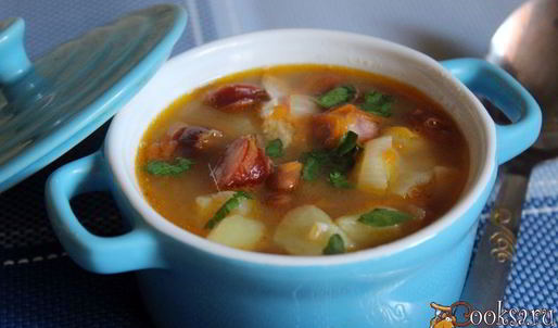 фасолевый суп с охотничьими колбасками