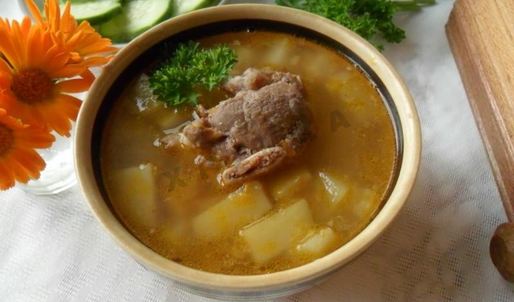 гороховый суп на говяжьей косточке