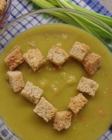 Рецепт горохового супа с гренками