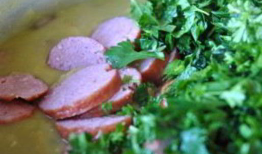 гороховый суп с колбасками