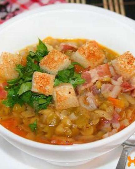 Рецепт горохового супа с копченой колбасой и беконом