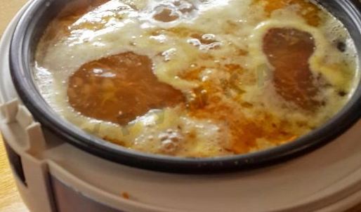 гороховый суп с копченостями в мультиварке