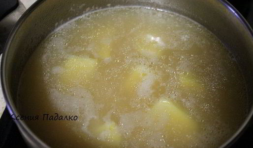 гороховый суп с копчеными крылышками