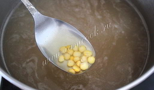 гороховый суп с копчеными ребрами и овощами