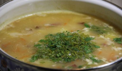 гороховый суп с копчеными ребрышками и курицей