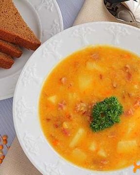 Гороховый суп с копчеными ребрышками