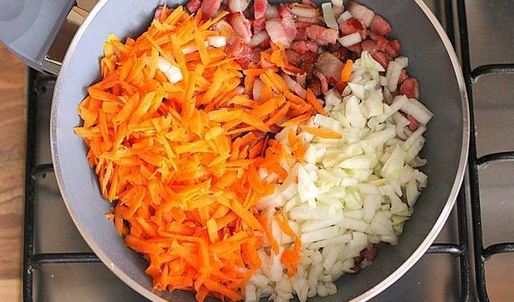 гороховый суп с копчеными ребрышками