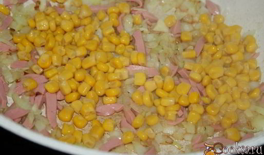 гороховый суп с сосисками и сладкой кукурузой