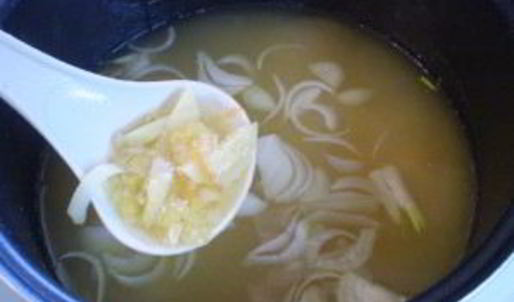 гороховый суп с сухариками