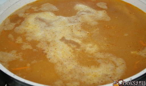 густой гороховый суп с куриной грудкой и чорризо