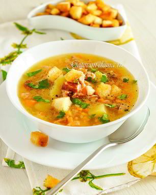 Суп гороховый с копчеными ребрышками