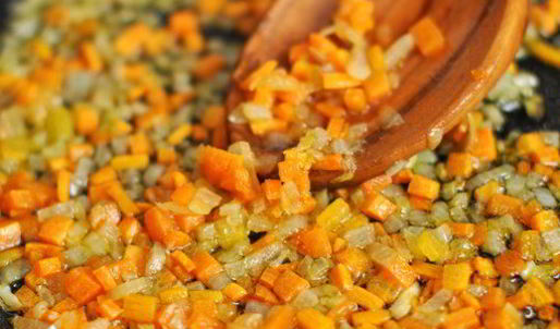 суп гороховый с копчеными ребрышками