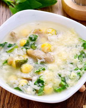 Суп из шпината и бараньего гороха