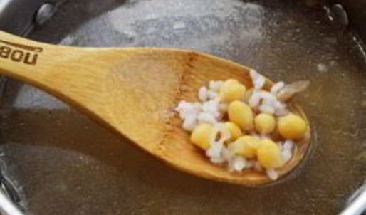 суп из шпината и бараньего гороха