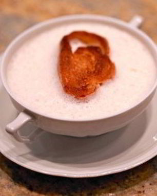 Хлебный суп с копченой грудинкой