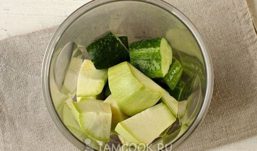 холодный суп из огурца и цуккини