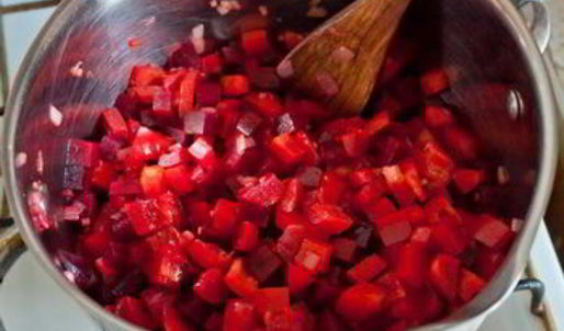 холодный суп из свеклы и сладкого перца