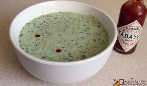 летний холодный суп с креветками и яйцом