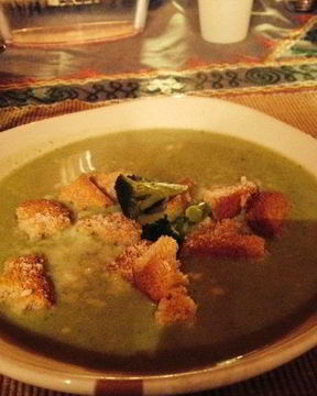 Крем-суп из брокколи с курицей