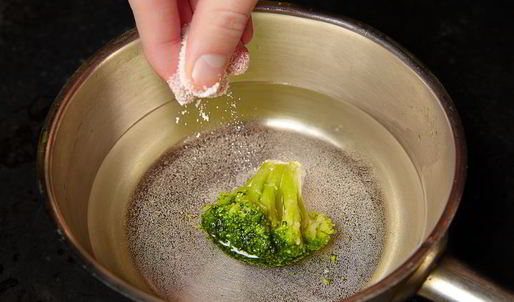 крем-суп из брокколи с лососем