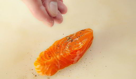 крем-суп из брокколи с лососем