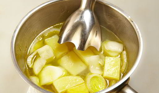 крем-суп из брокколи с лососем