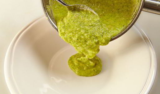 крем-суп из брокколи с лососем