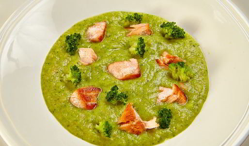 крем-суп из брокколи с лососем