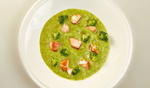 крем-суп из брокколи с лососем