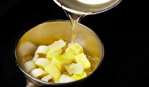 крем-суп из брокколи с лососем