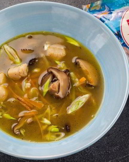 Рецепт легкого супа с морскими гребешками и шиитаке