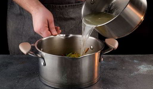 легкий суп с морскими гребешками и шиитаке