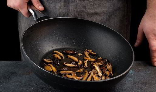 легкий суп с морскими гребешками и шиитаке