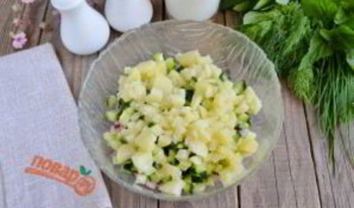 окрошка на кефире с крапивой и мятой