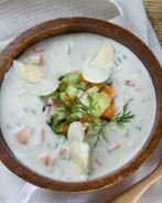 Окрошка на кефире с редисом и морковью