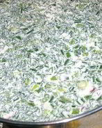 Окрошка на курином бульоне с редисом