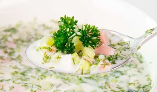 окрошка на сыворотке с колбасой