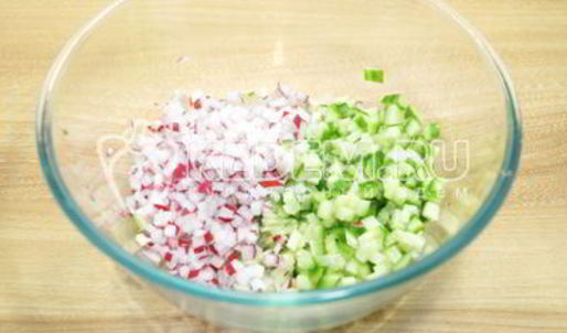 окрошка с курицей на квасе