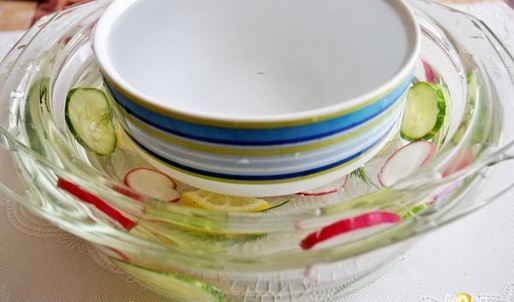 окрошка сборная мясная в ледяной чаше