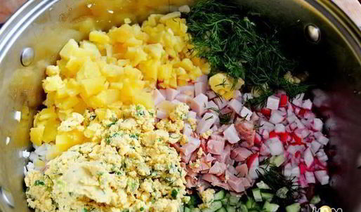 окрошка сборная мясная в ледяной чаше