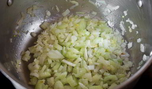 острый суп с курицей и кукурузой