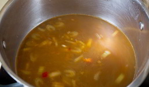 острый суп с курицей и кукурузой