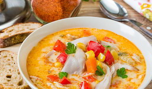 острый суп с курицей и кукурузой