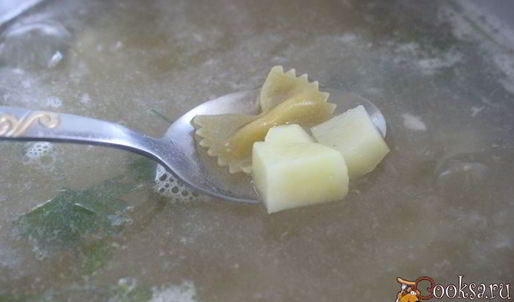 куриный суп с овощами и фарфалле