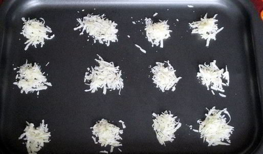 минестроне с чипсами из пармезана