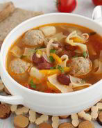 Наваристый суп с фрикадельками и овощами