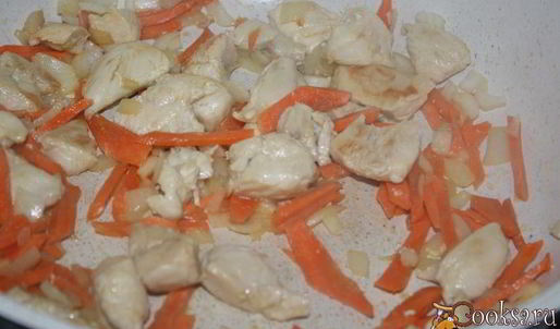 нежный суп с курицей, сыром и овощами