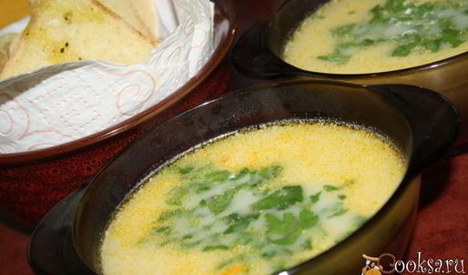 нежный суп с курицей, сыром и овощами