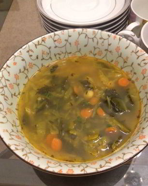 Овощной суп с капустой и шпинатом