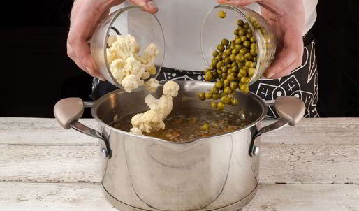 овощной суп с зеленым горошком